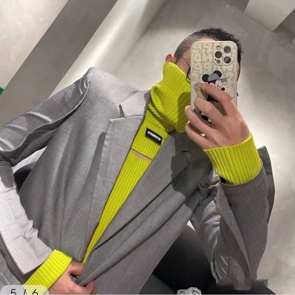 VETEMENTS Neon Green Fitted Ribbed Turtleneck Sweater - Picture 13 of 13